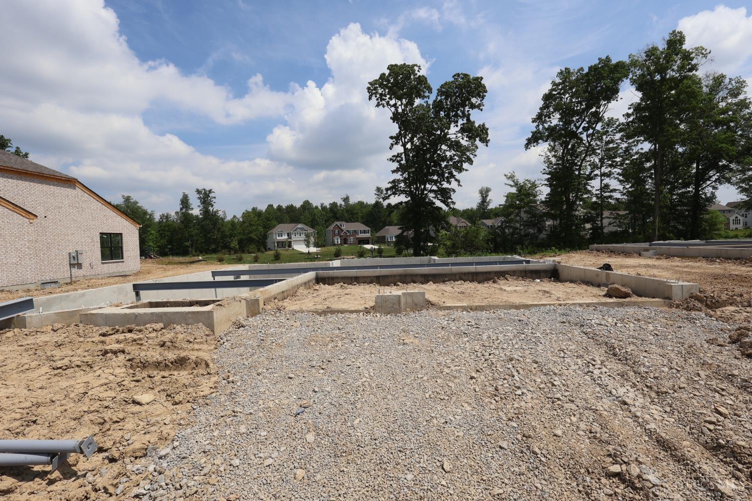 1740 Goldfinch Lane Property Photo 3