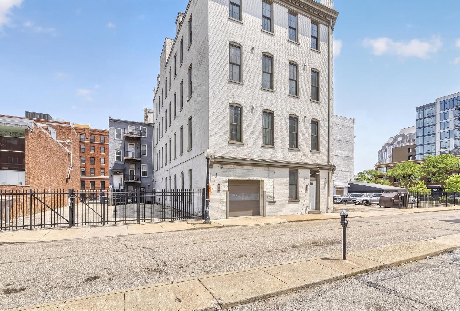 813 Broadway Street Property Photo 1