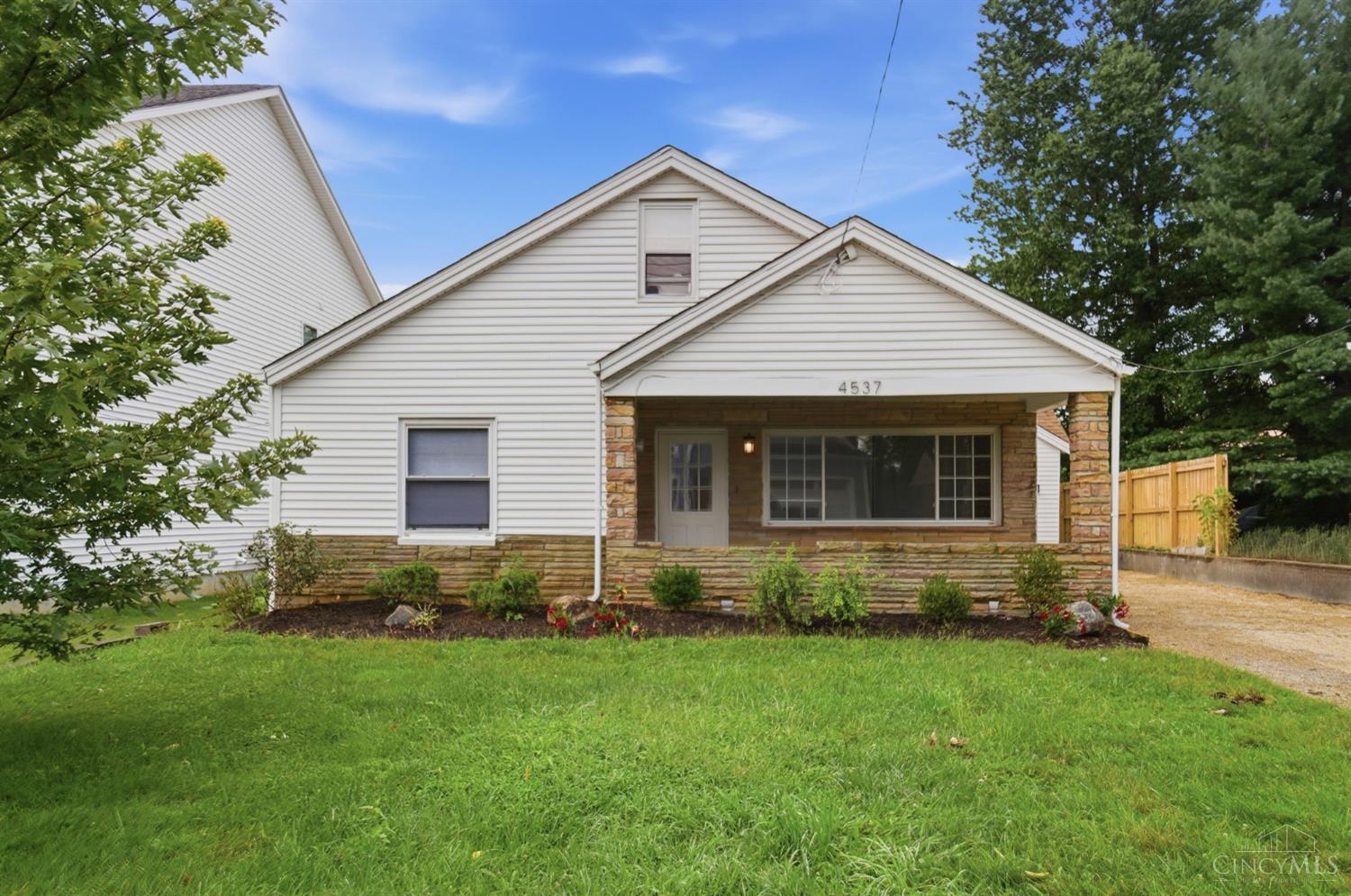 4537 Leslie Avenue Property Photo 1