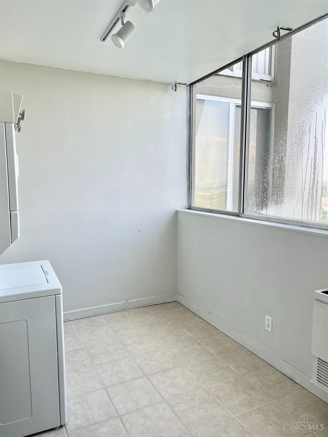 2324 Madison Road Property Photo 13