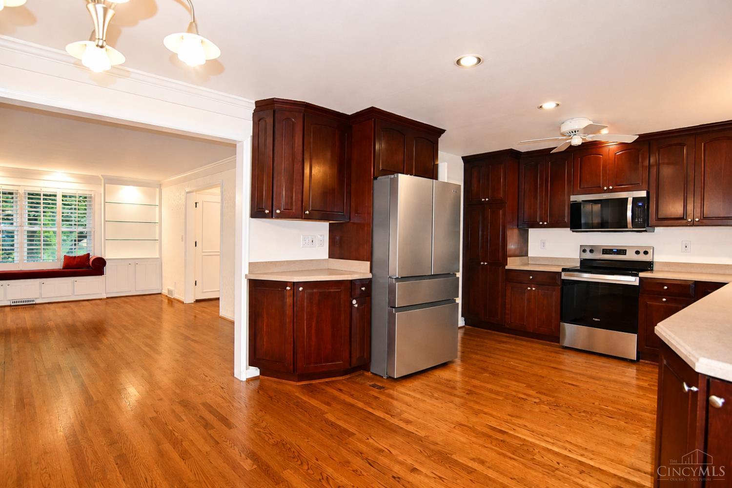 850 Van Dyke Avenue Property Photo 13