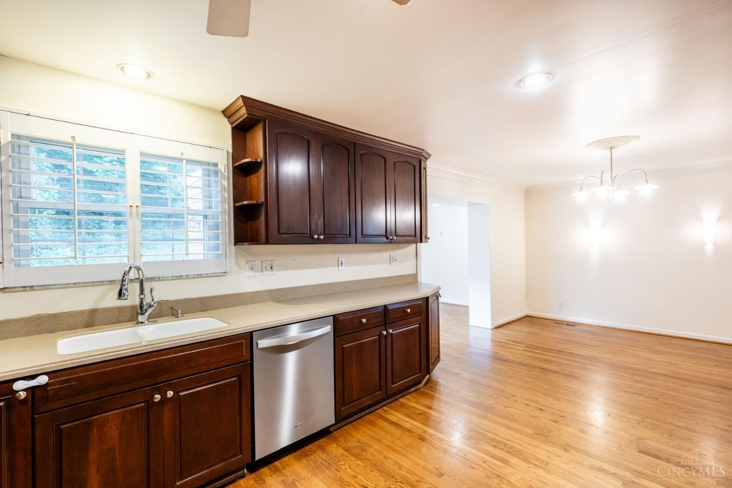 850 Van Dyke Avenue Property Photo 14