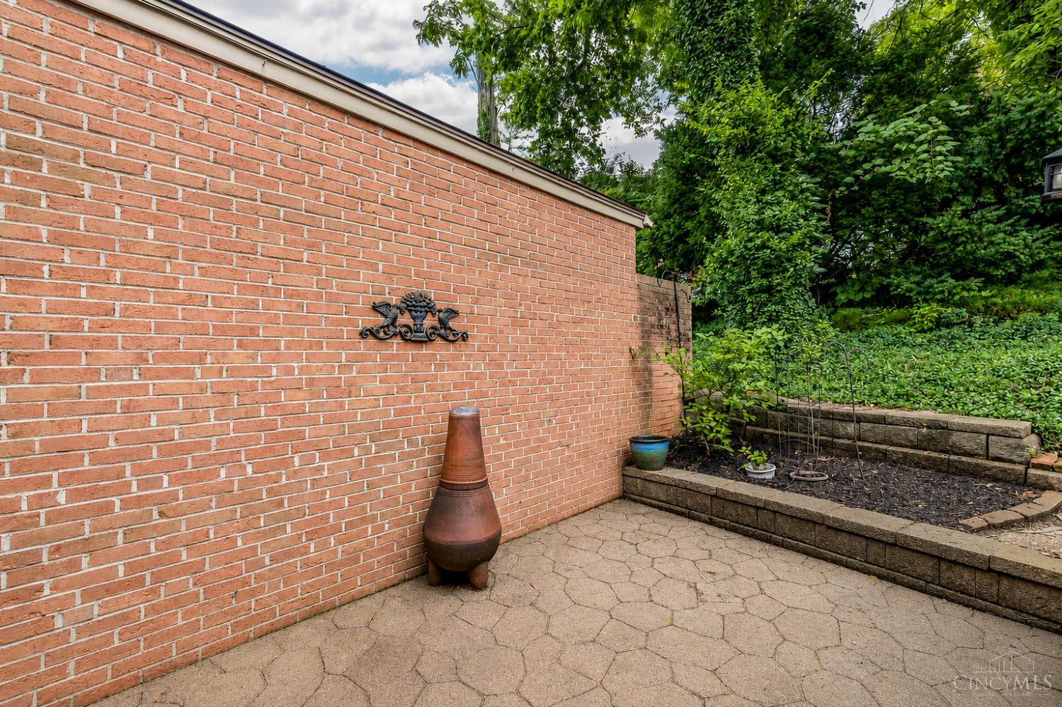 850 Van Dyke Avenue Property Photo 34