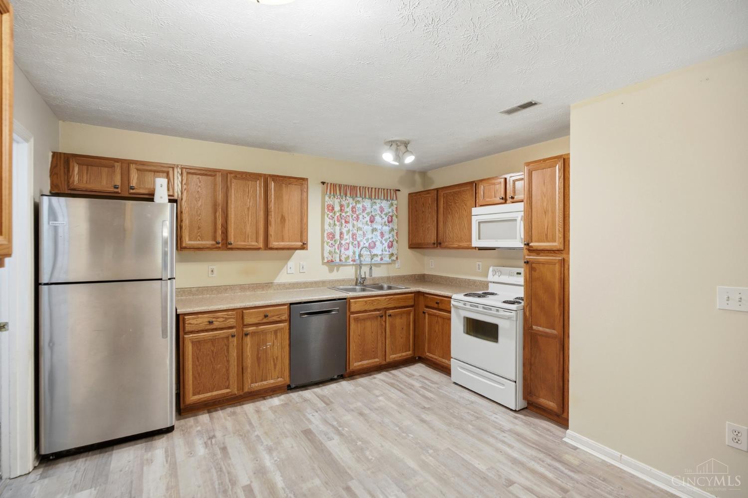 348 Antietam Boulevard Property Photo 2