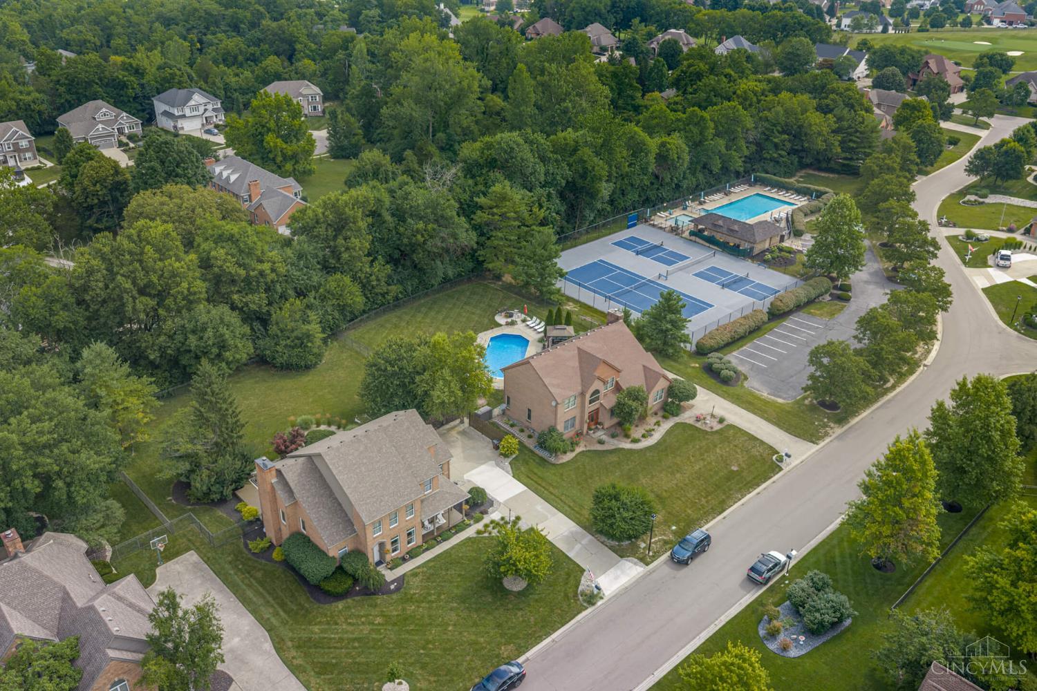 130 Edinburgh Drive Property Photo 15