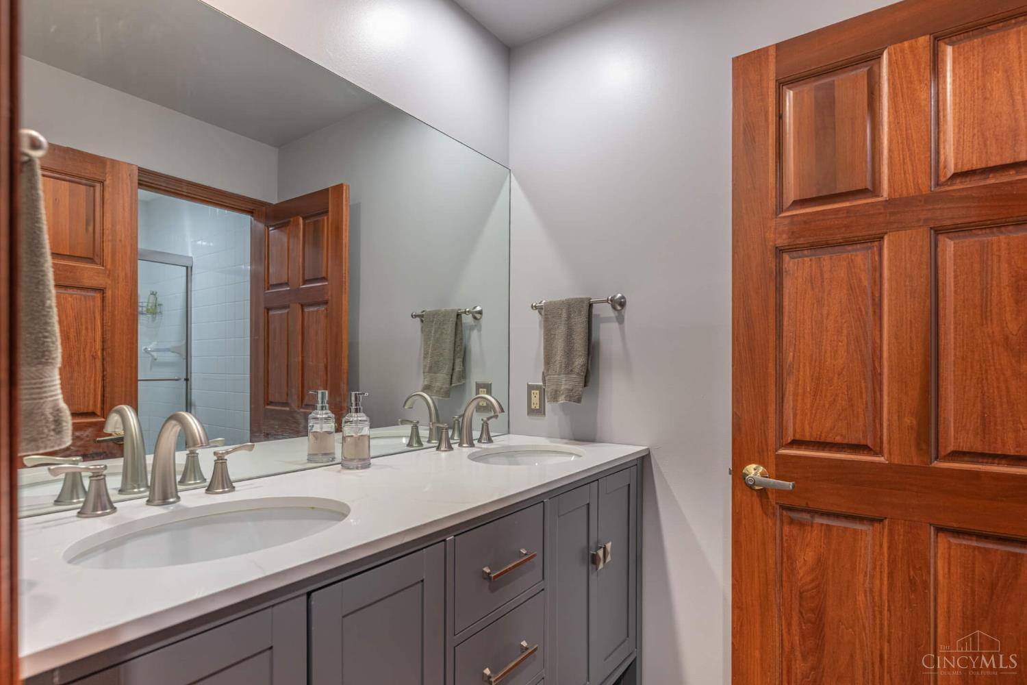 130 Edinburgh Drive Property Photo 32