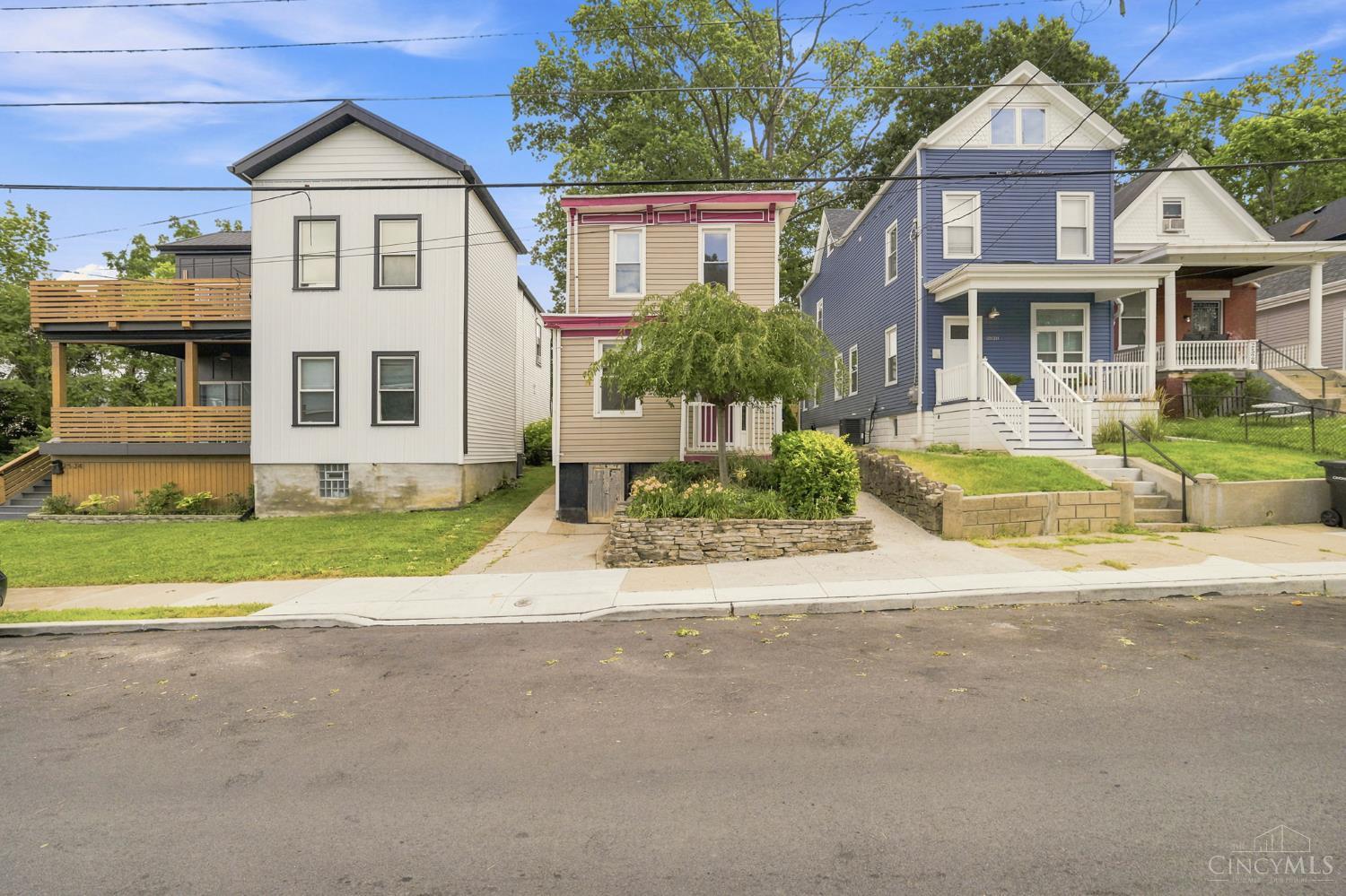 2530 Hemlock Street Property Photo 1