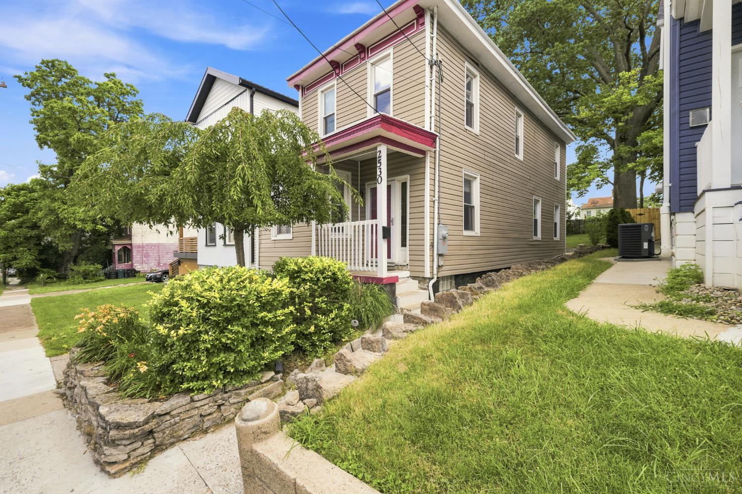 2530 Hemlock Street Property Photo 3