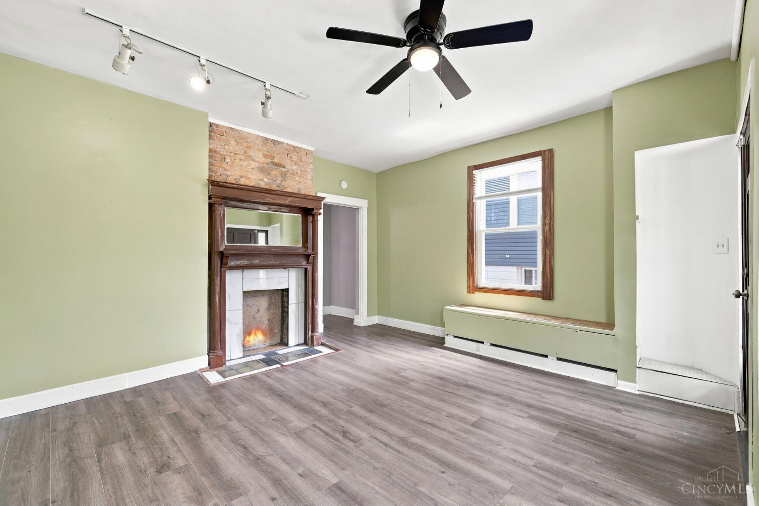 2530 Hemlock Street Property Photo 8