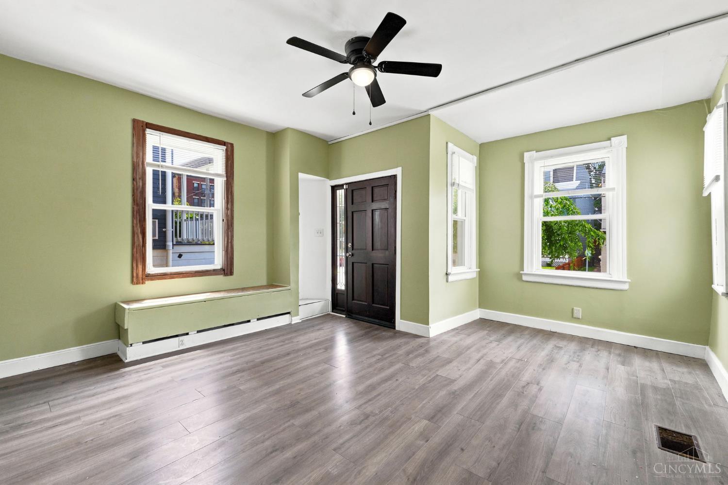 2530 Hemlock Street Property Photo 13