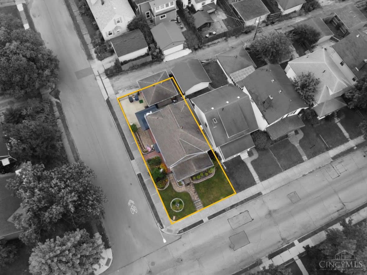853 Wellmeier Avenue Property Photo 4
