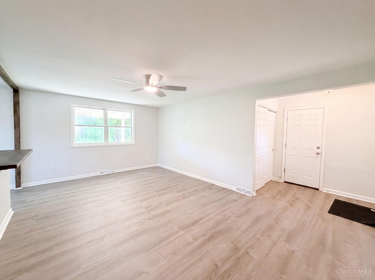 610 Mercury Drive Property Photo 3
