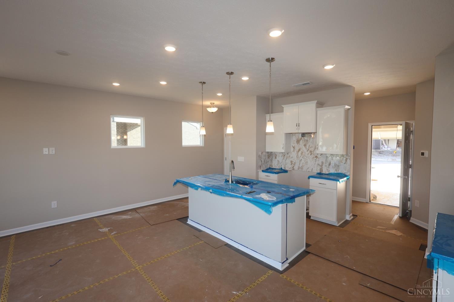 7247 Grandpoint Drive Property Photo 5