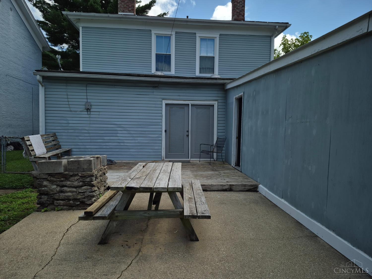 25 Third Street Property Photo 6