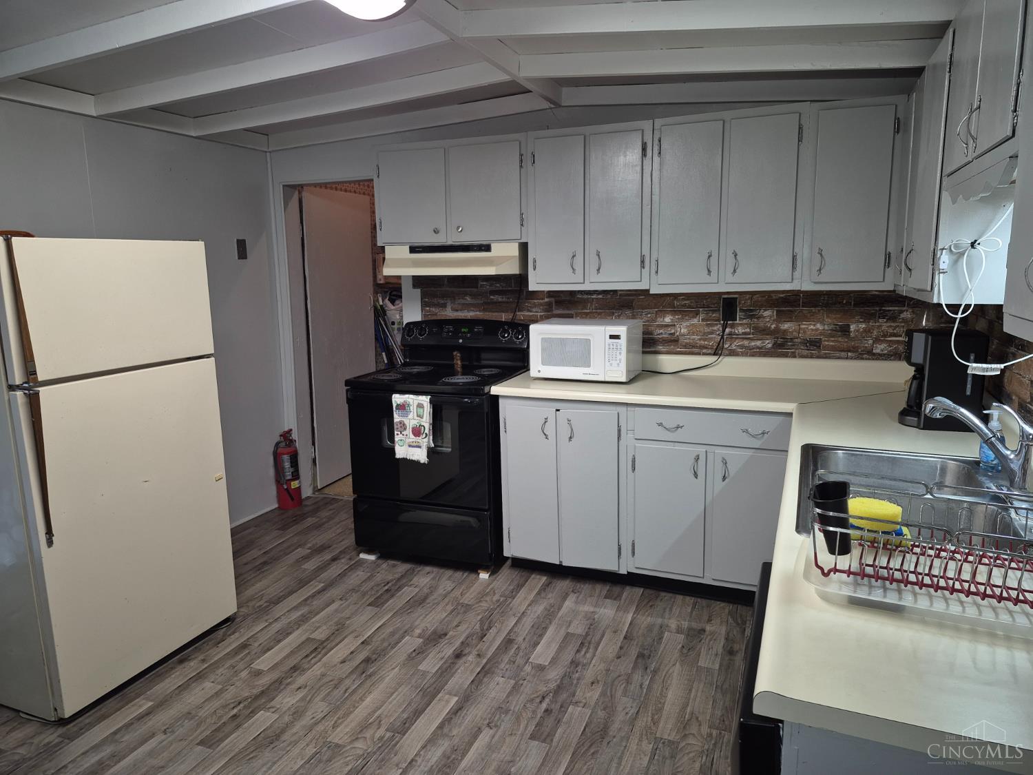 25 Third Street Property Photo 8