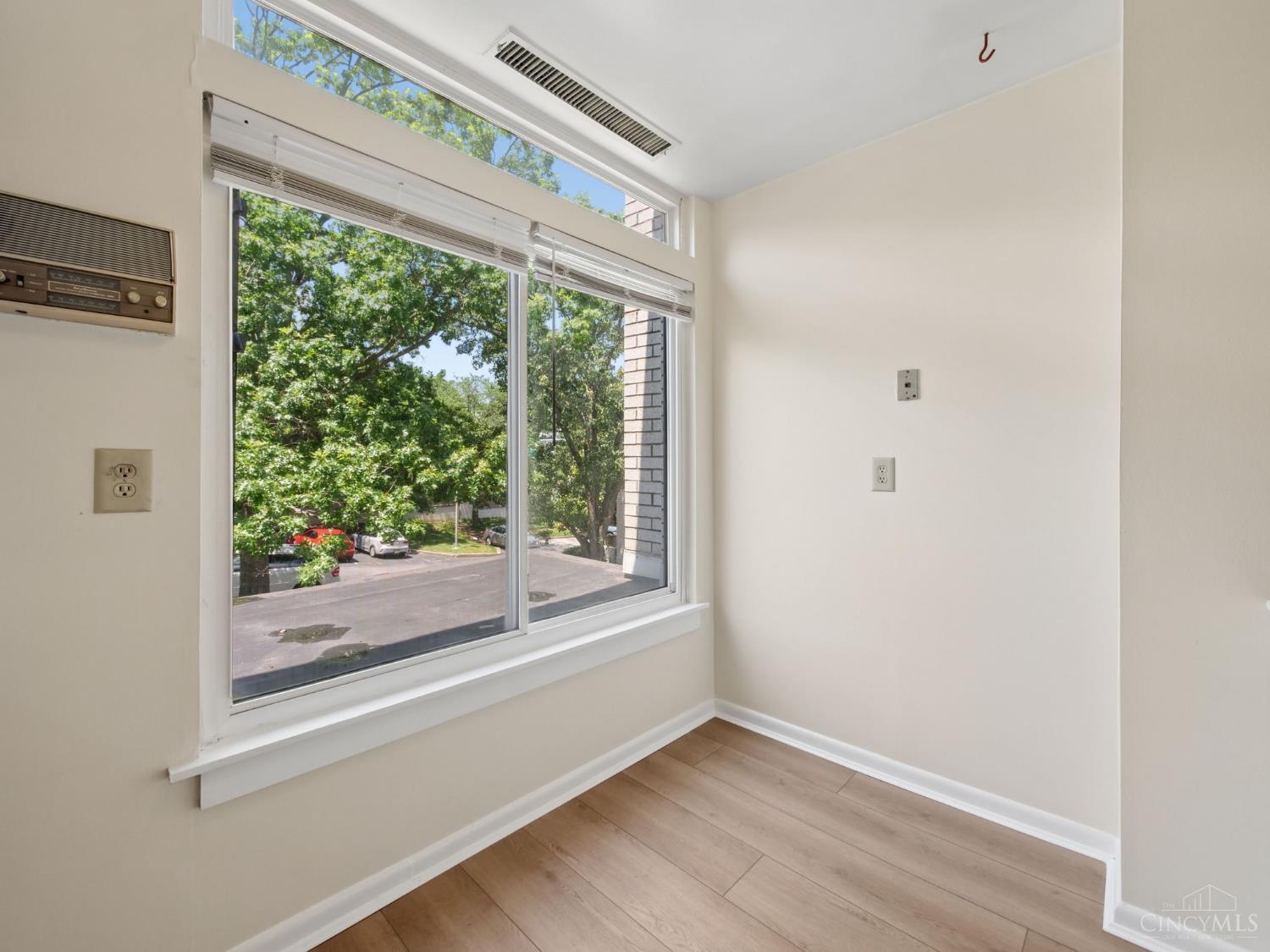 2332 Dana Avenue Property Photo 14
