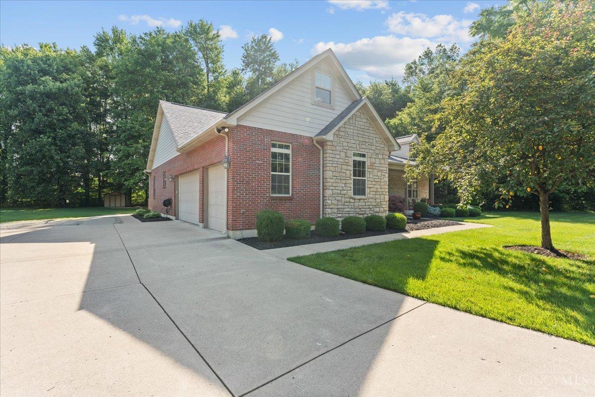 820 Indian Lakes Boulevard Property Photo 4