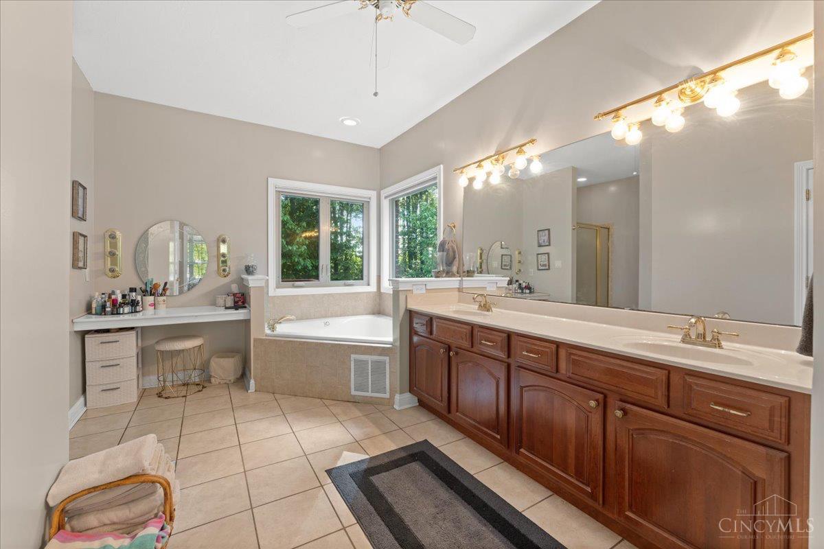 820 Indian Lakes Boulevard Property Photo 23