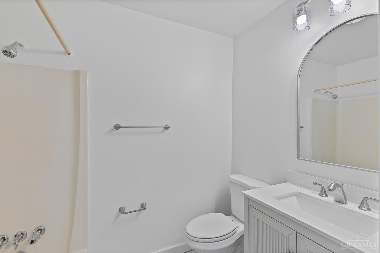 3535 Linwood Avenue Property Photo 8