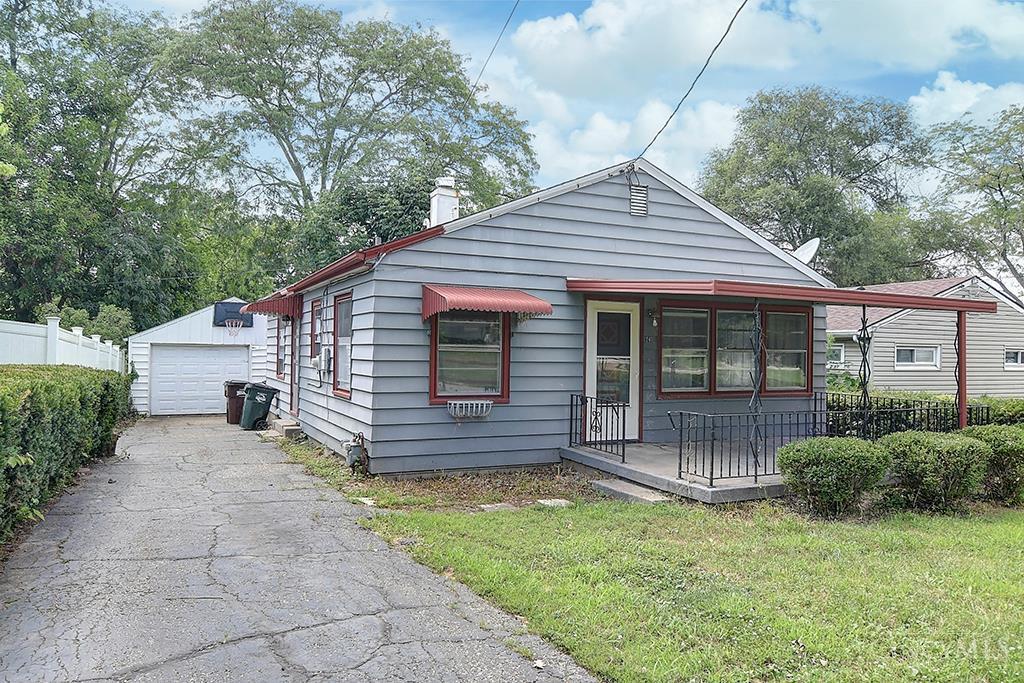 24 Forest Glen Drive Property Photo 2