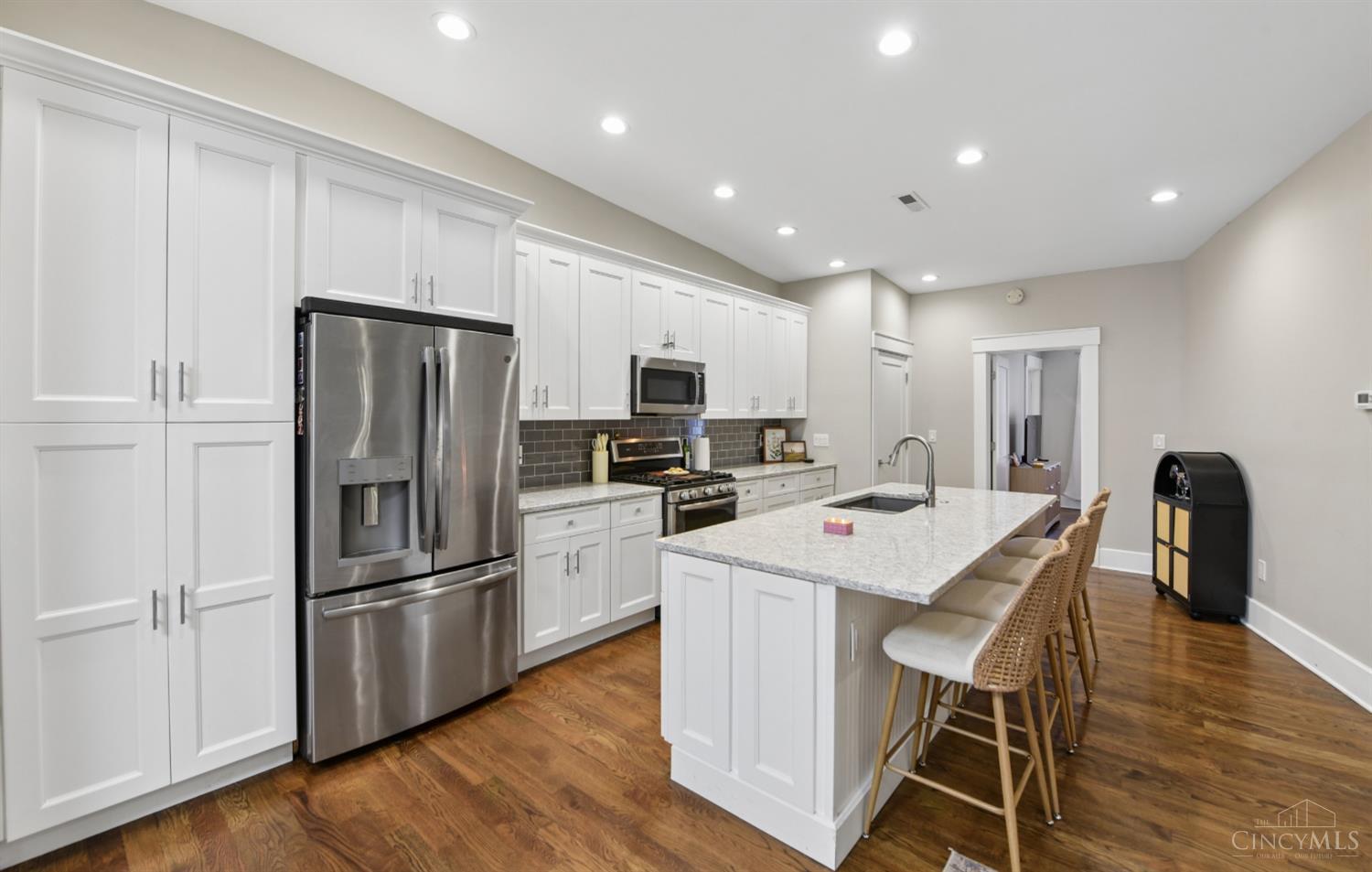 817 Broadway Street Property Photo 1