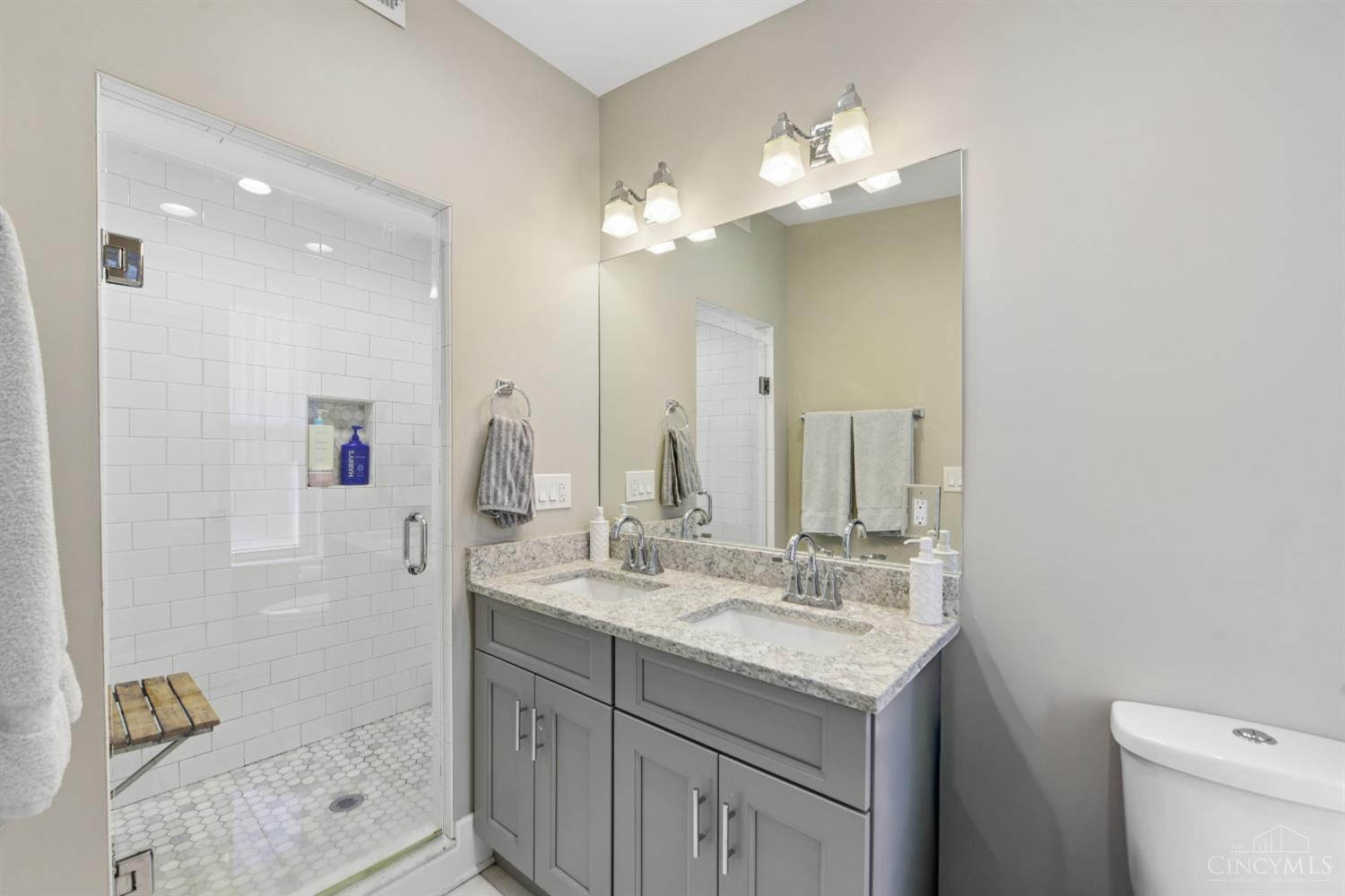 817 Broadway Street Property Photo 12