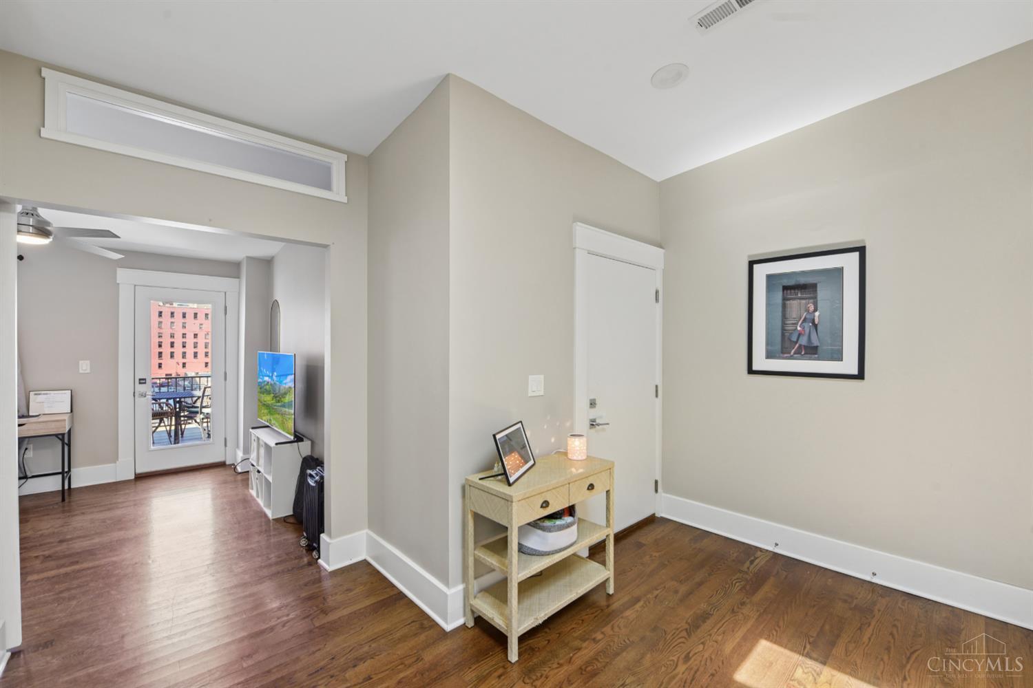817 Broadway Street Property Photo 14