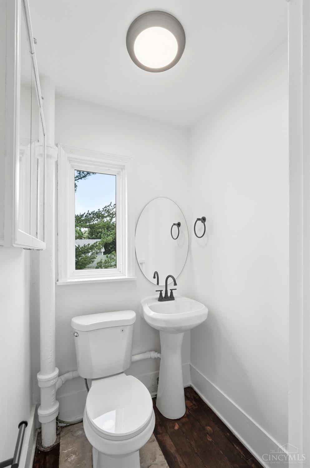 E 529 Broadway Street Property Photo 39
