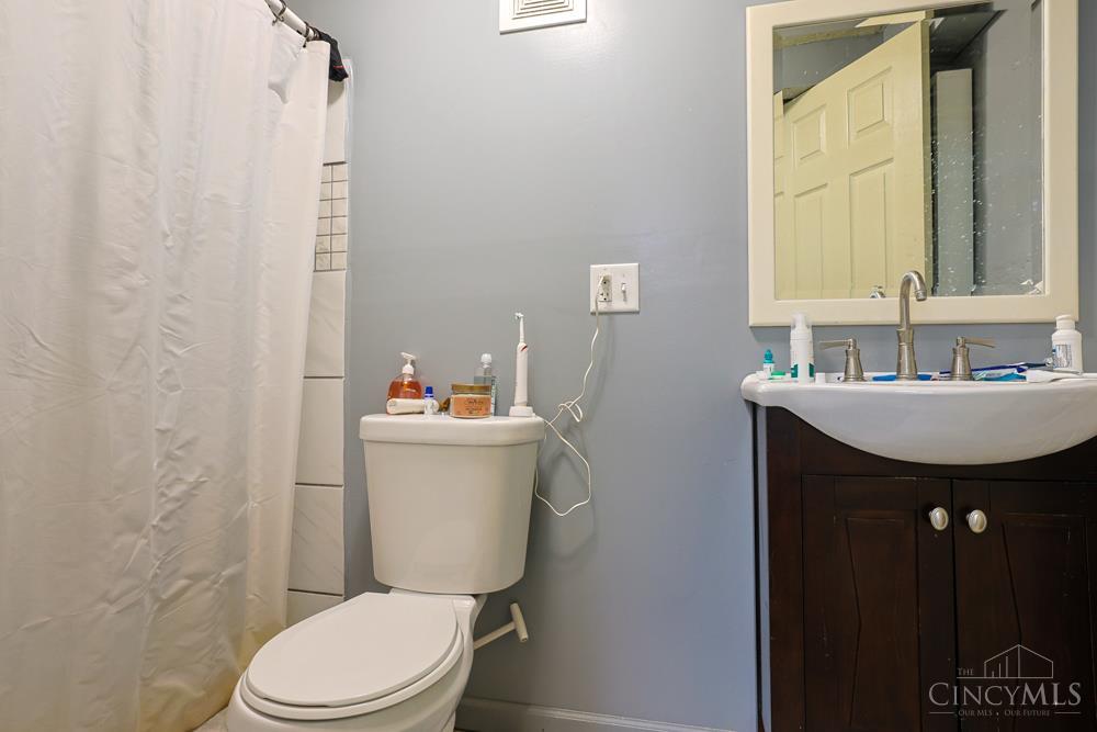 2724 Stratford Avenue Property Photo 33