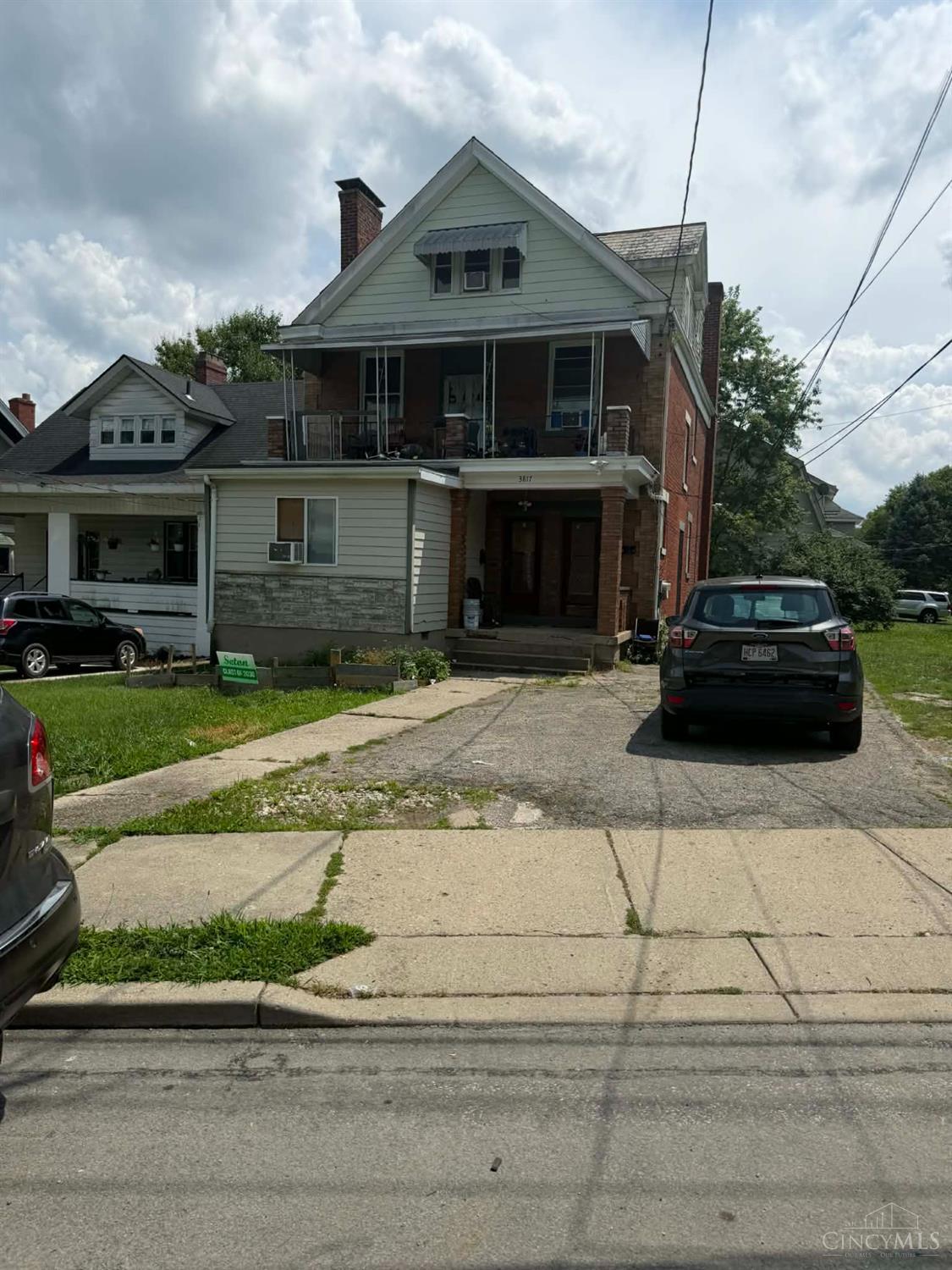 3817 St Lawrence Avenue Property Photo 2