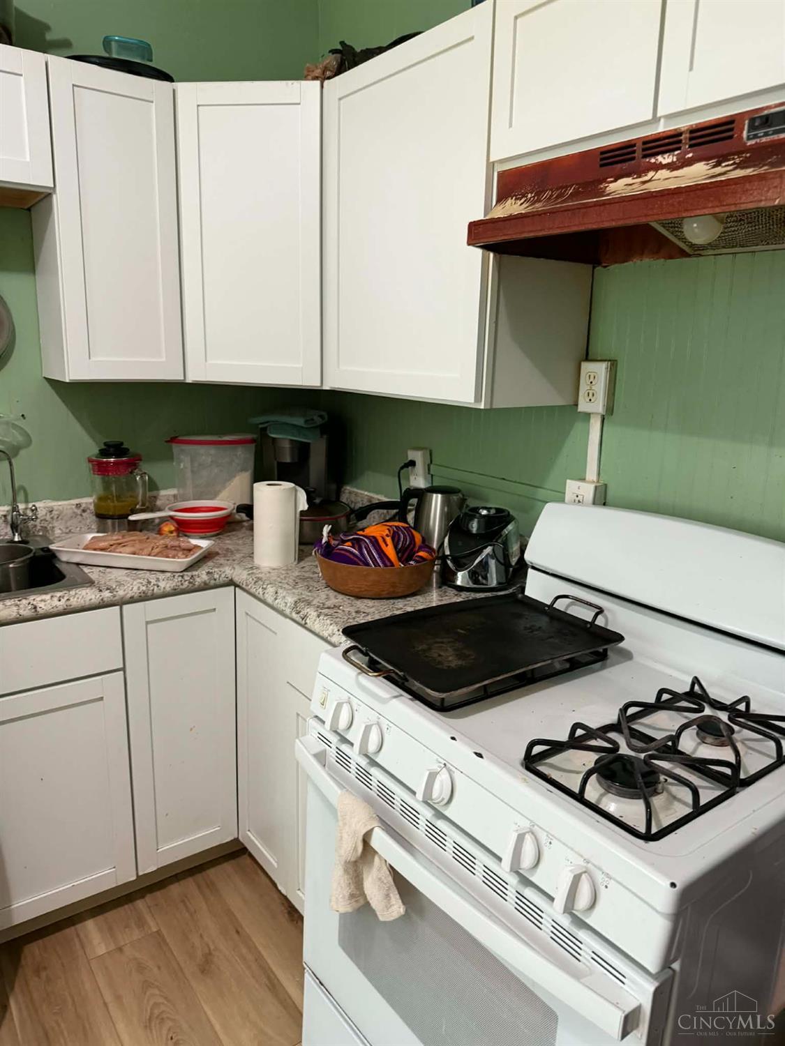 3817 St Lawrence Avenue Property Photo 5