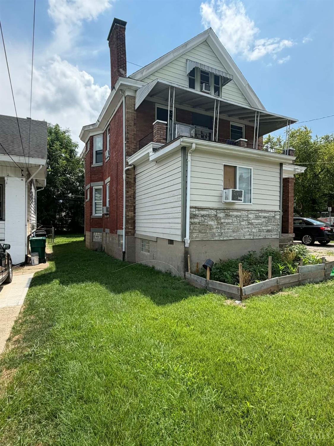 3817 St Lawrence Avenue Property Photo 15