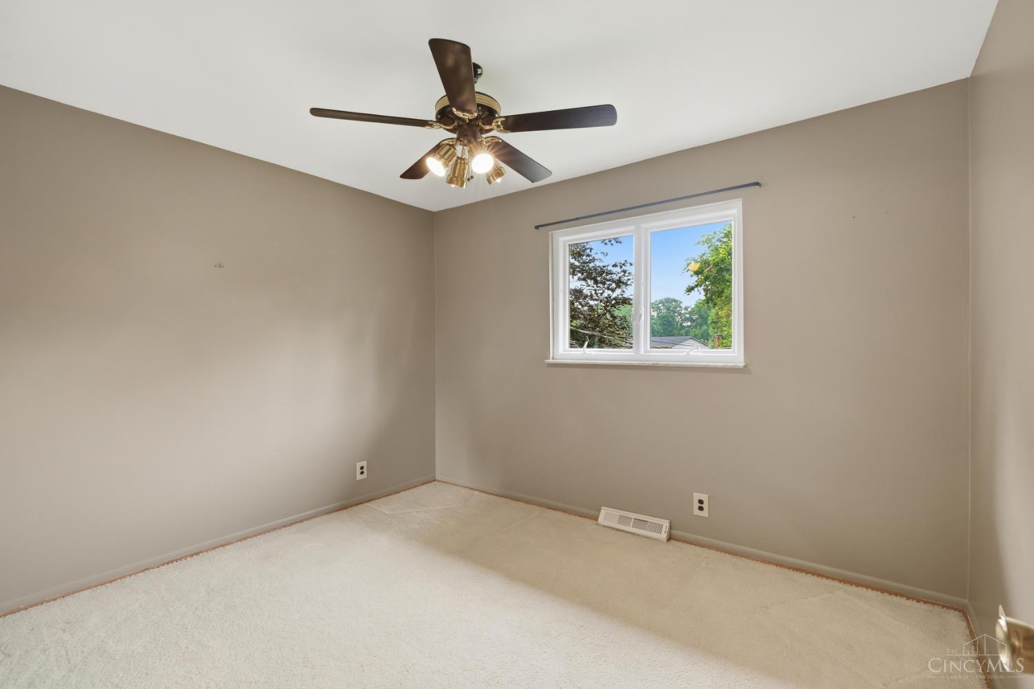 10789 Kinglet Circle Property Photo 22