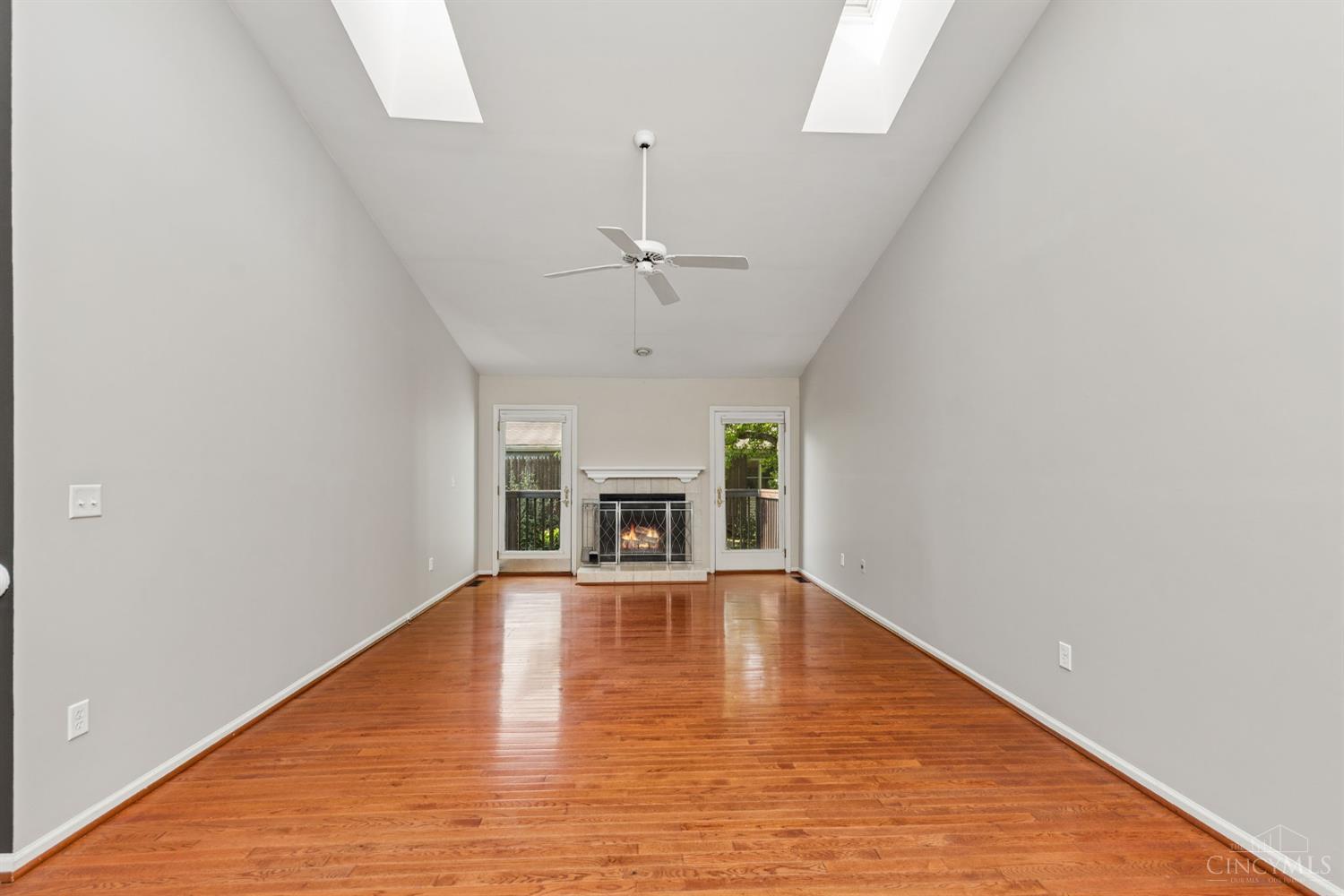 5477 Hanover Circle Property Photo 5