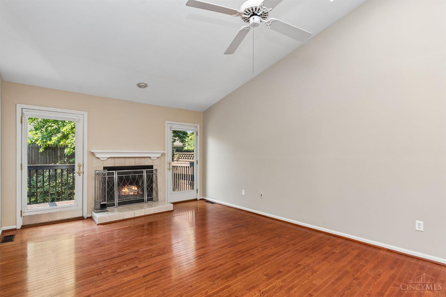 5477 Hanover Circle Property Photo 6