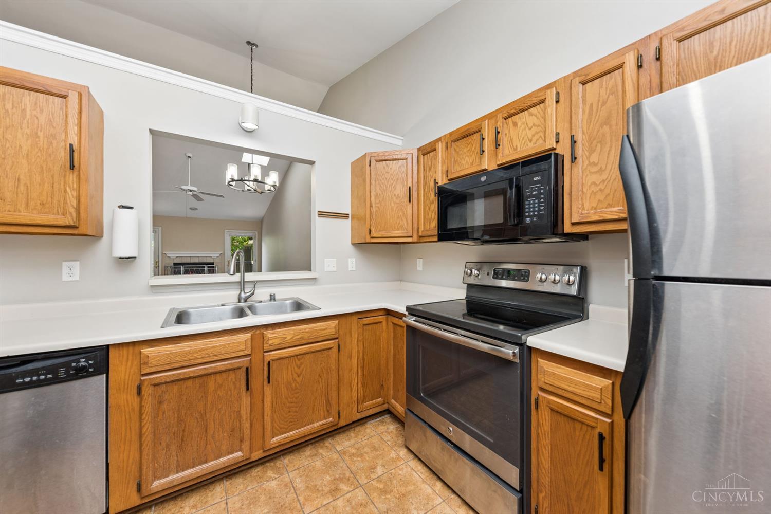 5477 Hanover Circle Property Photo 9