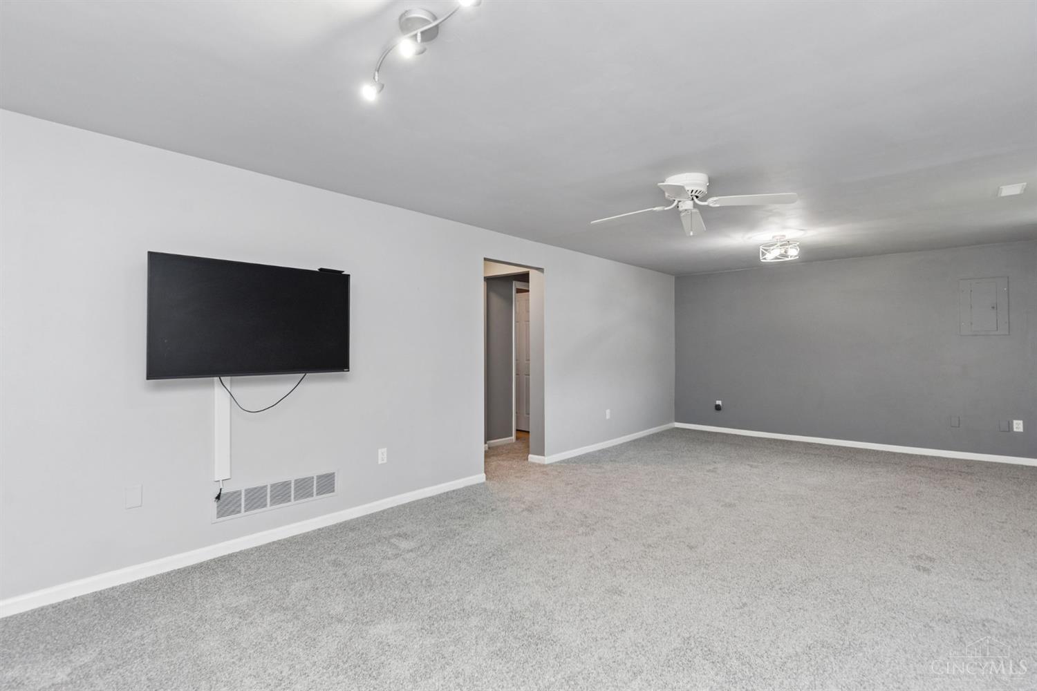 5477 Hanover Circle Property Photo 21