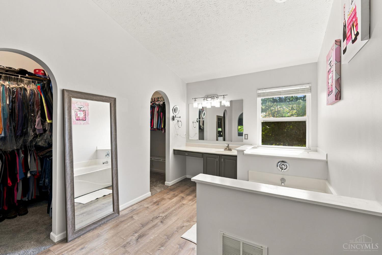 5394 Meadow Breeze Drive Property Photo 20