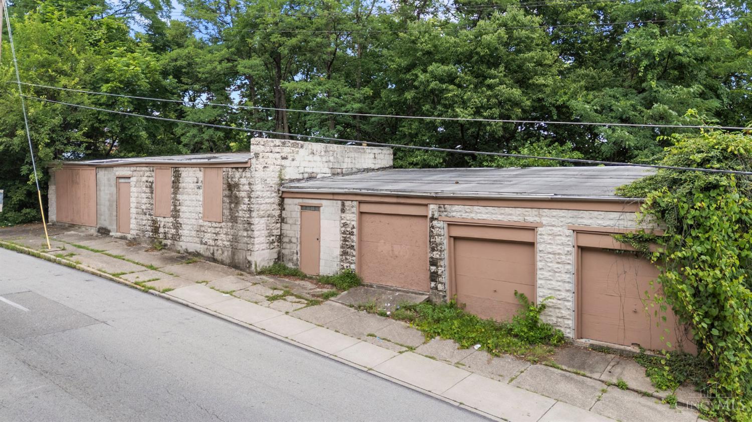 2358 Glenway Avenue Property Photo 6