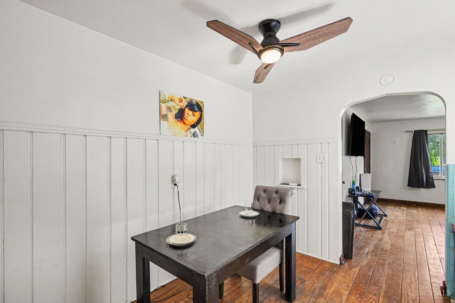2809 Temple Ave Property Photo 6