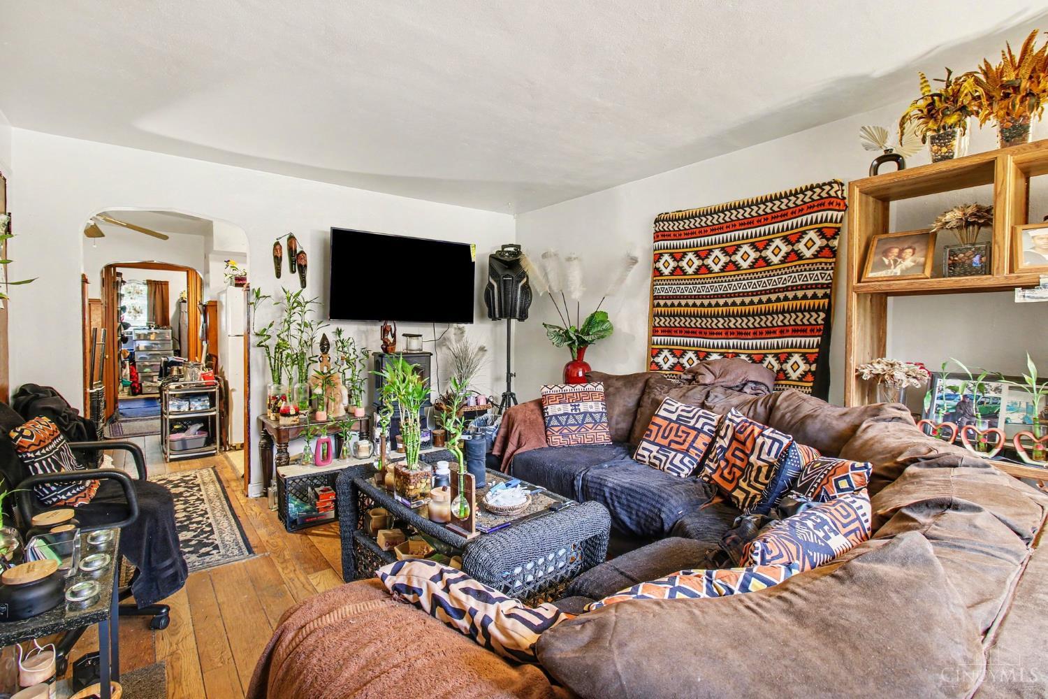2809 Temple Ave Property Photo 8