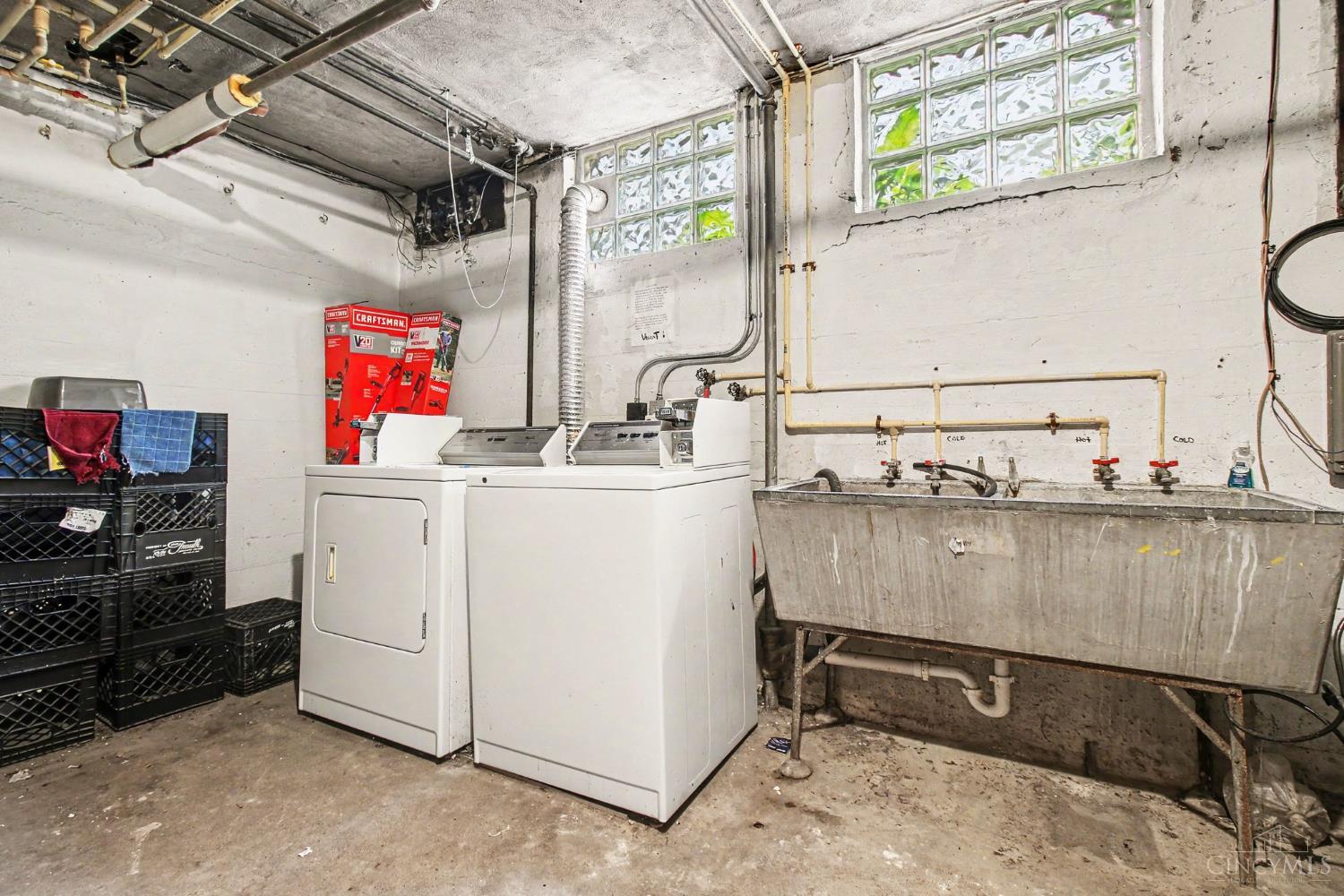 2809 Temple Ave Property Photo 11