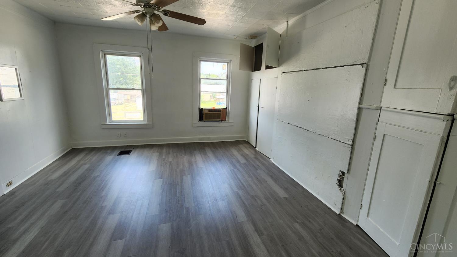 609 Main Street Property Photo 10