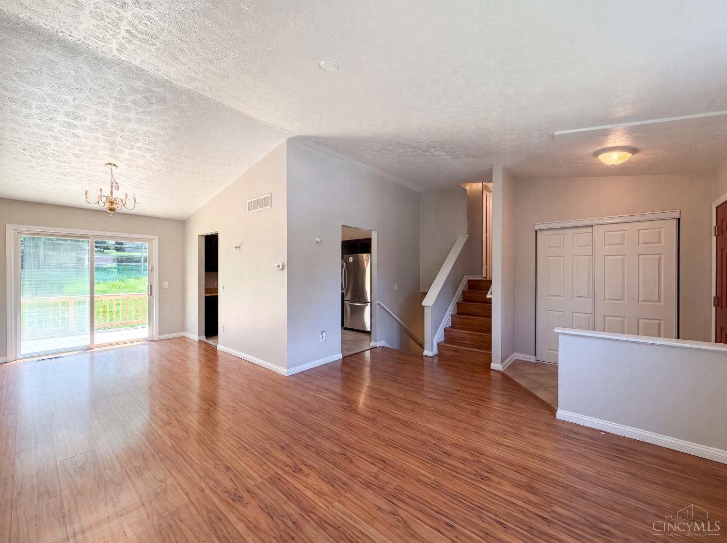5569 Partridge Circle Property Photo 3