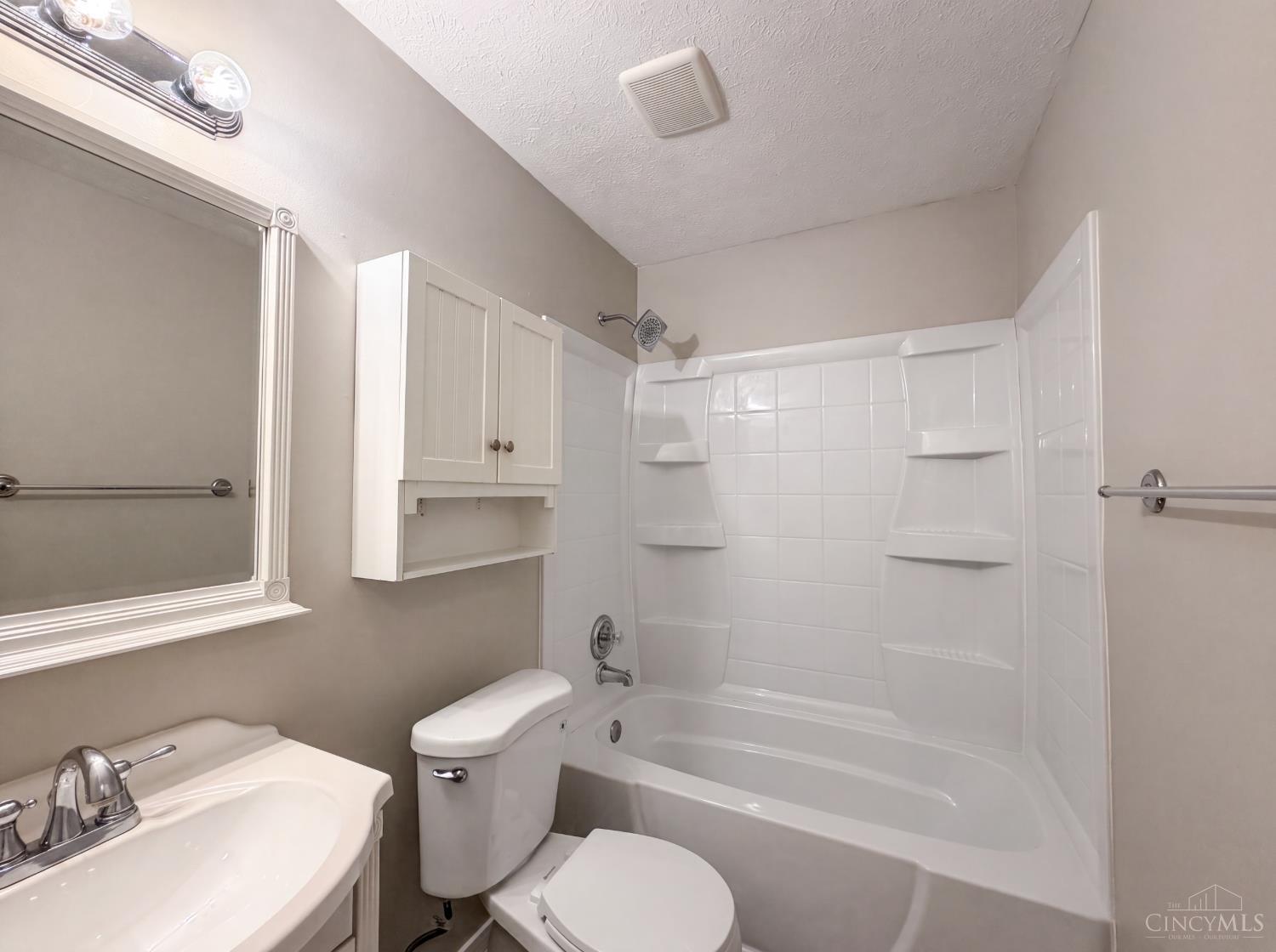 5569 Partridge Circle Property Photo 6