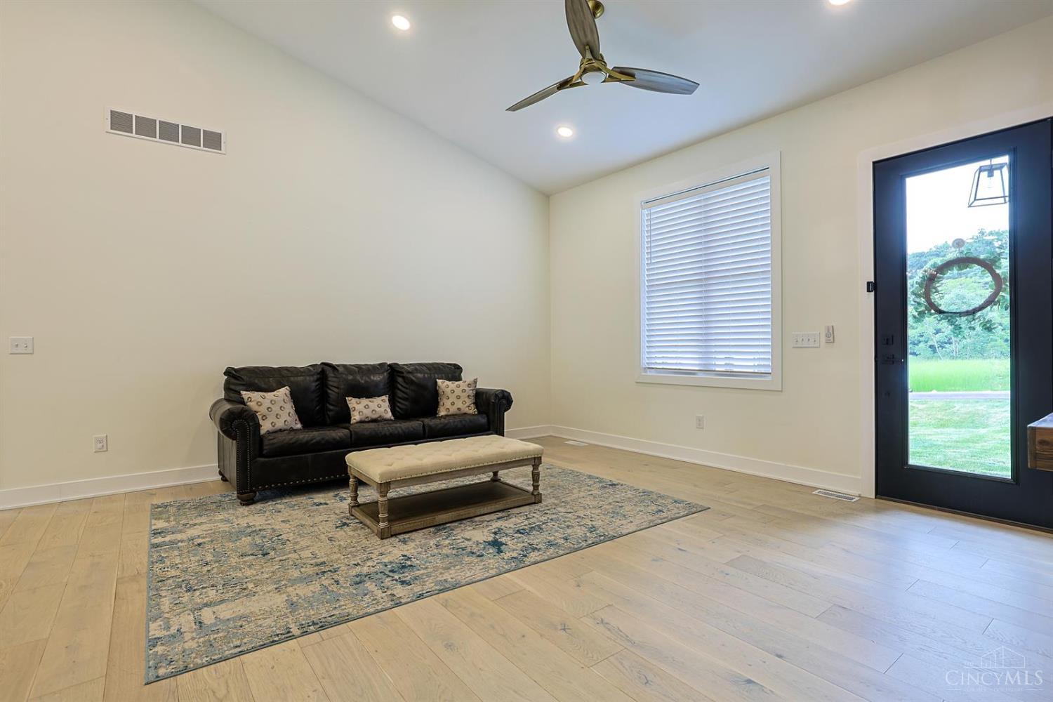 20904 Augusta Drive Property Photo 6