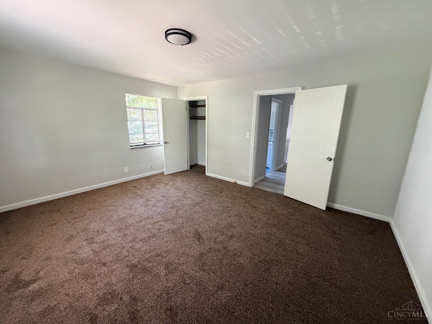 5855 Lathrop Place Property Photo 6