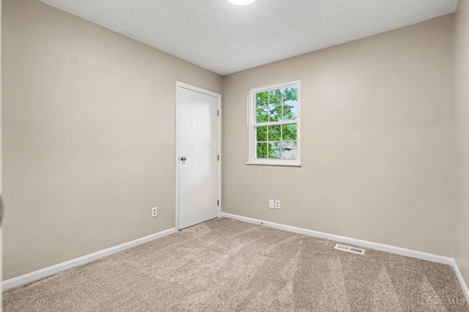 5160 Brasher Avenue Property Photo 8