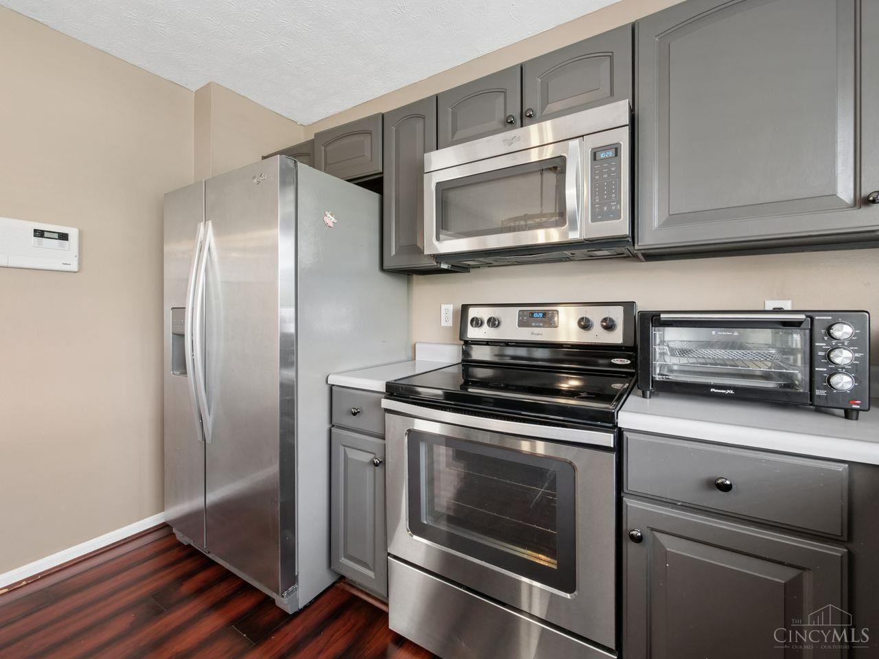 105 Stablewatch Court Property Photo 12
