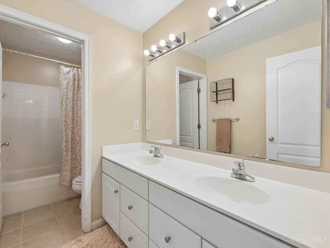 105 Stablewatch Court Property Photo 23